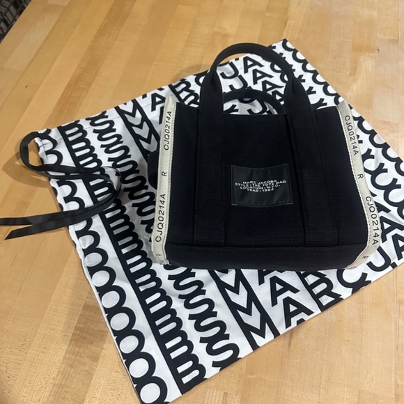 Marc Jacob’s Small Jaquard Tote bag - Picture 3 of 3